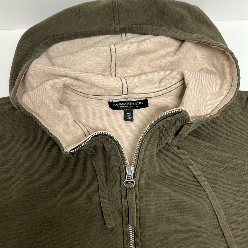 ✨ BANANA REPUBLIC ✨SUPIMA Sweater Pop-Color in Flight Jacket Green & Cool Beige - Picture 6 of 13